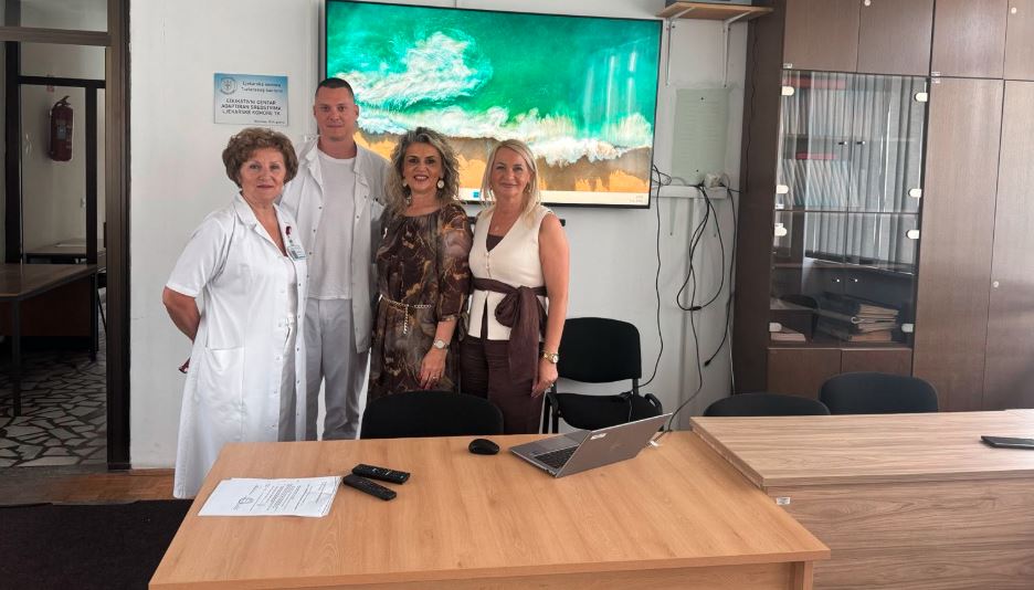 Podrška Ljekarske komore Tuzlanskog kantona kroz donaciju opreme za edukativnu salu